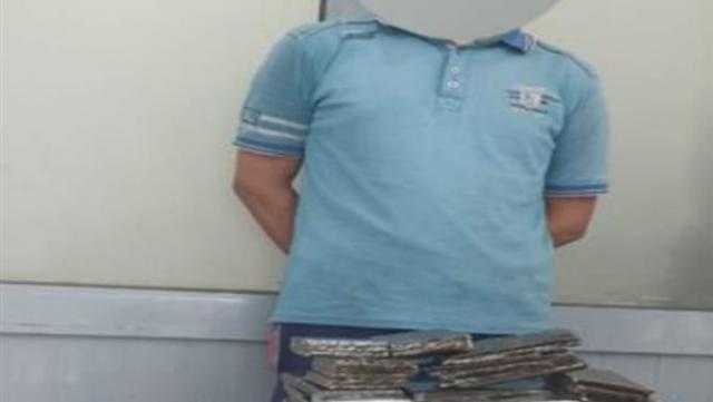 ضبط تاجر مخدرات بحوزته 400 طربة حشيش في الإسماعيلية