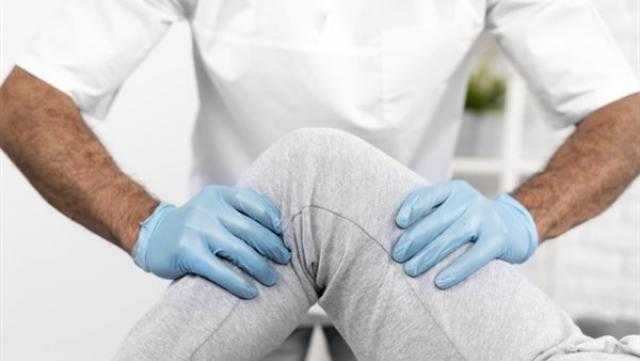 العلاج الطبيعي: لدينا 70 ألف طبيب بمصر.. ولا توجد أزمة مع نقابة الأطباء