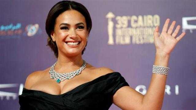هند صبري: أرحب بالعمل مع مي عمر وبحترمها