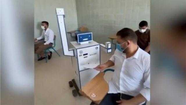 ابتكار «روبوت» يتعرف على الوجه ويوزع ورقة الامتحان ويراقب الطلاب داخل اللجان