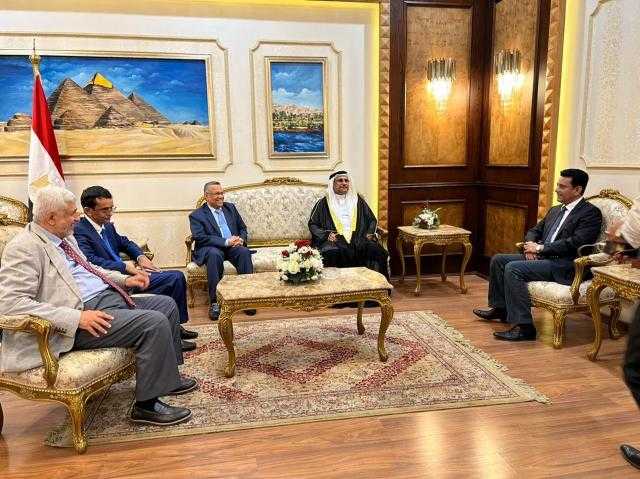 رئيس البرلمان العربي يستقبل رئيس مجلس الشورى اليمني عقب وصوله القاهرة للمشاركة في جلسة البرلمان