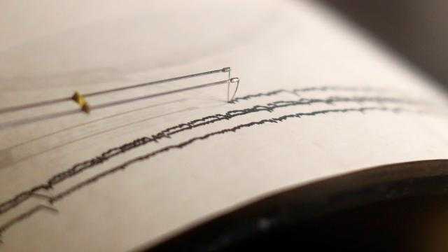 رئيس البحوث الفلكية: مصر لم ولن تدخل حزام زلازل