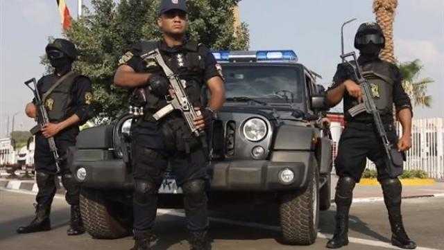 خلال 24 ساعة.. ضبط 4 قضايا تهريب ملابس جاهزة وماكينات نسيج