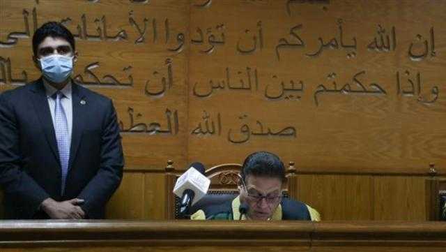 اليوم.. محاكمة محمد بديع ومحمود عزت و77 متهمًا في «أحداث المنصة»