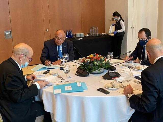 وزير الخارجية يلتقي بنظرائه من اليونان وقبرص وفرنسا.. صور