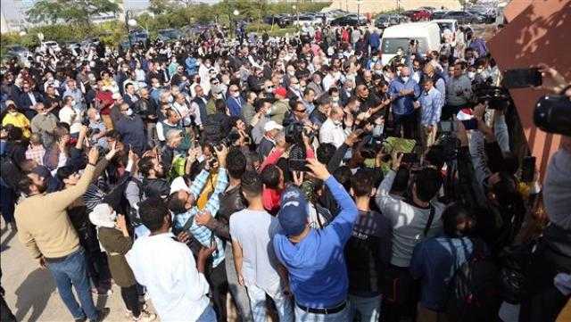 أشرف زكي ودنيا سمير غانم وأحمد بدير أبرز المشاركين في جنازة سهير البابلي