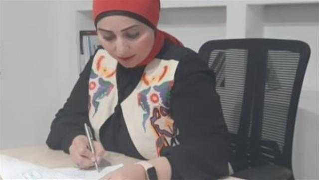 شيرين سيف الدين توقع عقد إصدار كتابها الثاني