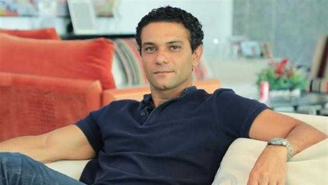 آسر ياسين: «بابا بيبقى حاسس بأي حاجة بتحصلي» | فيديو