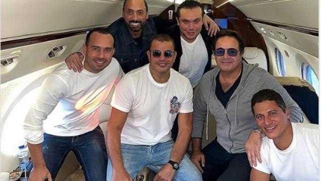 شاهد.. عمرو دياب من داخل طائرته في طريقه إلى السعودية