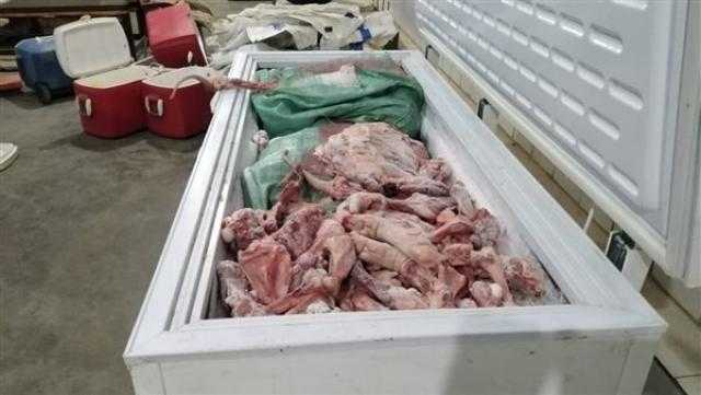 ضبط 3 أطنان لحوم خنازير فاسدة بجراج في البساتين