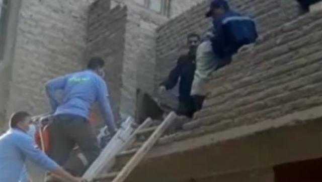 الحماية المدنية تنجح في إنقاذ شخص ونجلته بسوهاج
