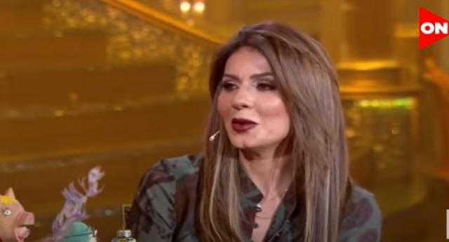 نجلاء بدر: «أكلت كبريت ورمل وجير»
