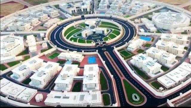 الداخلية تنظم جولة لأعضاء البعثات الدبلوماسية والمنظمات الحقوقية في مجمع بدر
