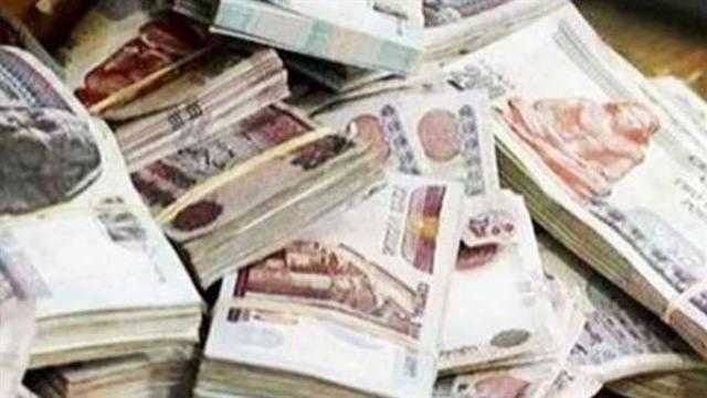 حبس شخص بتهمة الاتجار غير المشروع بالنقد الأجنبي
