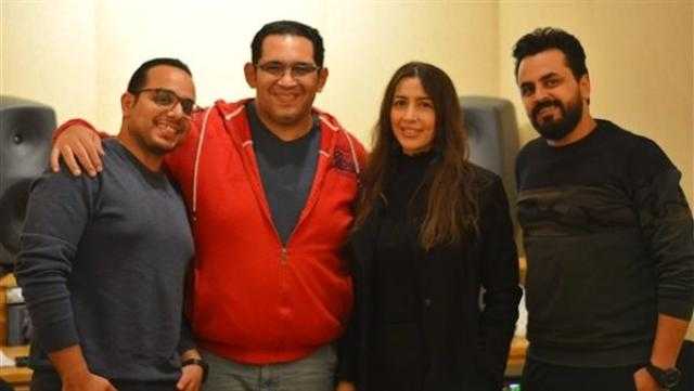 جنات تنتهي من تسجيل تتر مسلسل «شارع 9»