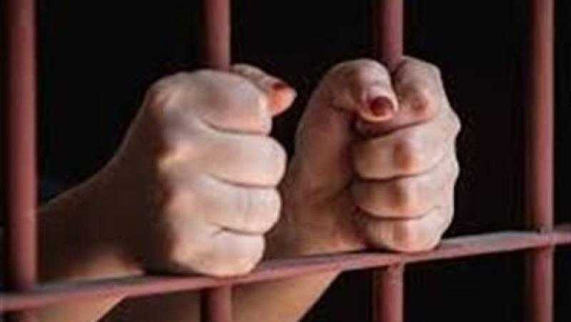 سيدة تخنق ابنة زوجها الطفلة انتقاما من ضرتها فى أسوان