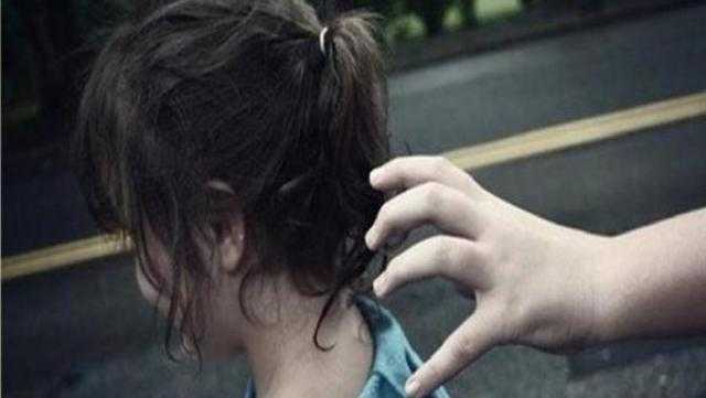 ضبط سيدتين يستخدمان الأطفال في أعمال التسول بالمرج