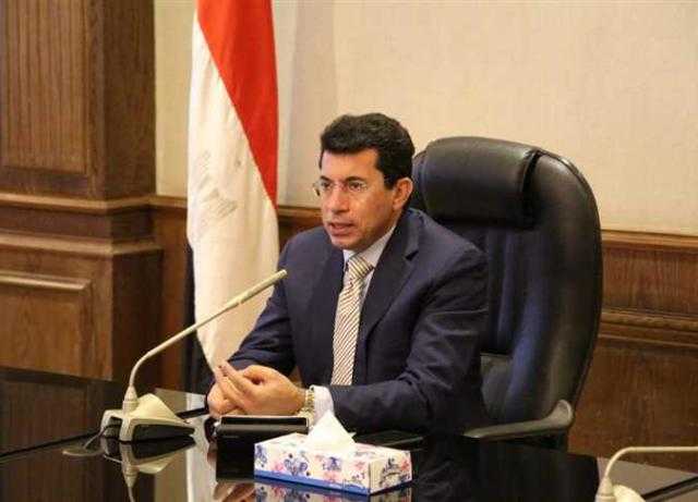بعد فصلهم تعسفيا... 50 عاملا بنادي الشيخ زايد يستغيثون بالرئيس السيسي