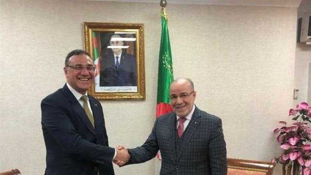 سفير مصر يلتقي وزير الشئون الدينية والأوقاف في الجزائر