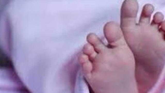 تفاصيل العثور على جثة رضيعة بالمنيرة الغربية: والدتها ألقتها من شرفة الحمام