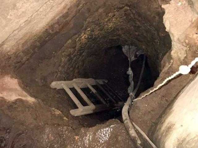 النيابة تحقق في وفاة شخصين داخل حفرة تنقيب عن الآثار.. والبحث عن متهمين آخرين