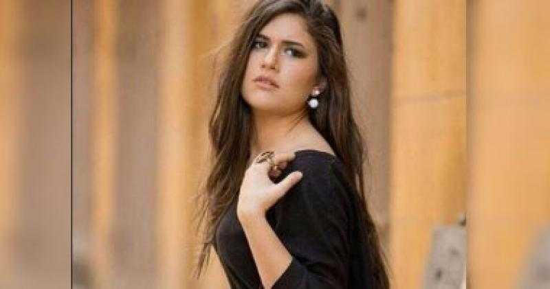 ديانا هشام تستعرض جمالها بالجمبسوت