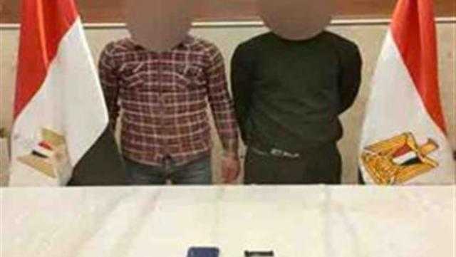 القبض على متهمين اثنين سرقا شخصين بالإكراه في عين شمس