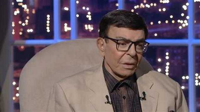 حالته النفسية جيدة.. أشرف زكي يكشف آخر التطورات الصحية لسمير صبري