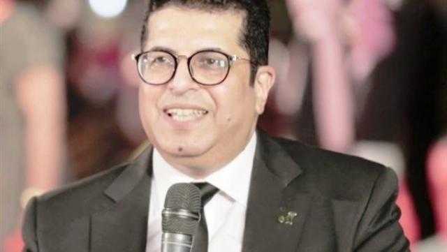 السيناريست أيمن سلامة يواصل كتابة المشاهد الأخيرة من «يوتيرن»