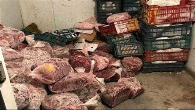 ضبط وإعدام 3738 كيلوجرام أغذية غير صالحة للاستهلاك الآدمي في سمنود وقطور