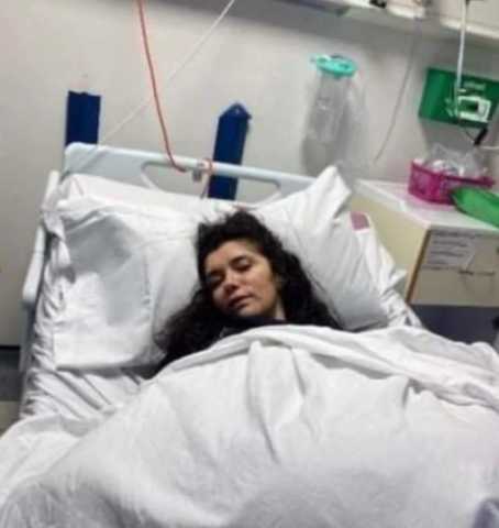 ابنة غادة عادل تنشر صورة لوالدتها على سرير المرض