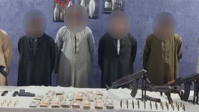 تفاصيل اعترافات المتهمين بسرقة خزينة محطة وقود في أسيوط