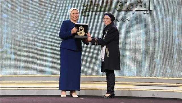 رجاء حسين: «تكريم السيدة انتصار السيسي بجميع التكريمات التي حصلت عليها»