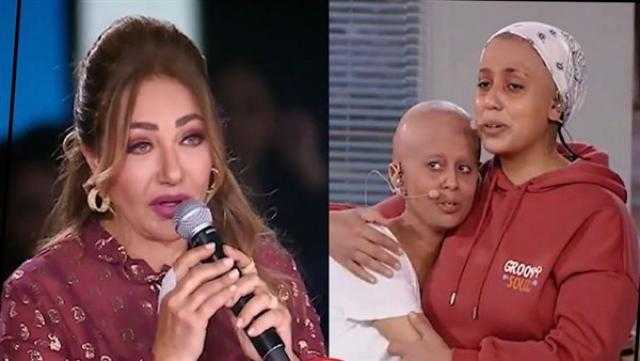 ليلى علوي تبكي أثناء متابعة أداء أحد المتسابقين ببرنامج الدوم