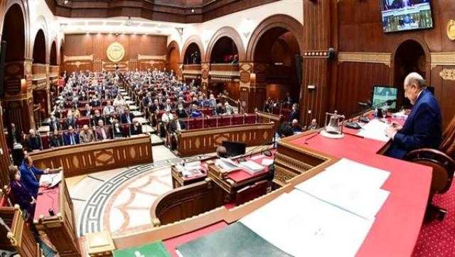 وزير الأوقاف يستعرض جهود الوزارة في قضية الوعي خلال جلسة بمجلس الشيوخ