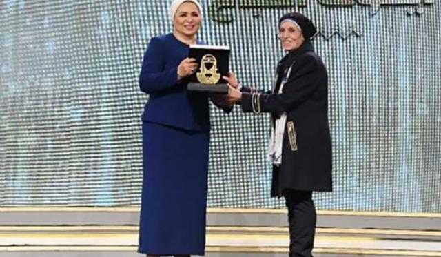 الفنانة رجاء حسين: السيدة انتصار السيسي ”تدخل قلب أي حد” وتدعم المرأة بشكل كبير
