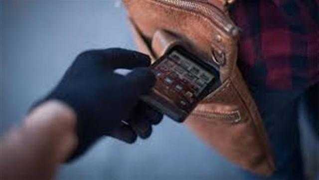 القبض على عصابة سرقة الهواتف المحمولة من المواطنين في عين شمس