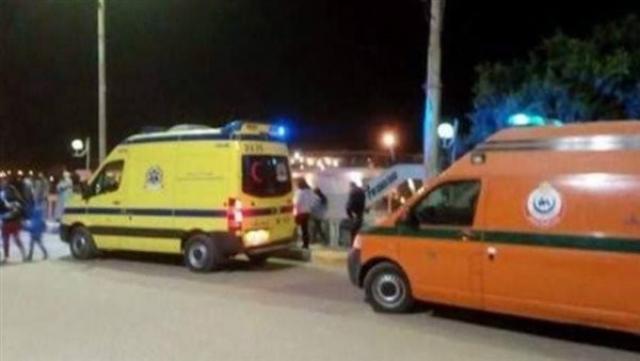 إصابة شخصين في انقلاب سيارة بسوهاج