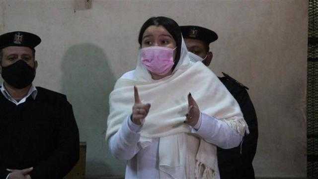 السجن 3 سنوات وغرامة 200 ألف جنيه لفتاة التيك توك حنين حسام