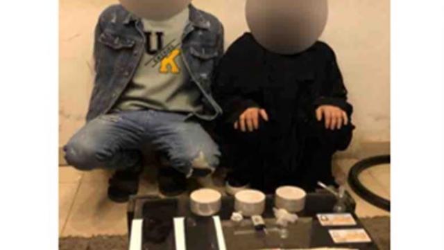 ضبط زوجين يبيعان الهيروين داخل سيارة في الشروق