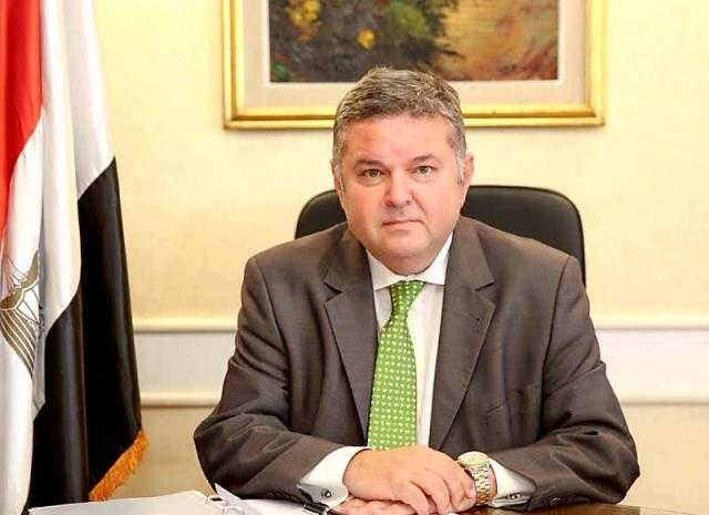 وزير قطاع الأعمال العام يهنئ البابا تواضروس والأخوة الأقباط بعيد القيامة