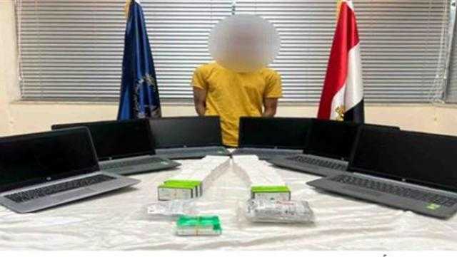 أمن القاهرة يضبط عامل سرق أجهزة «لاب توب» من عيادة في التجمع