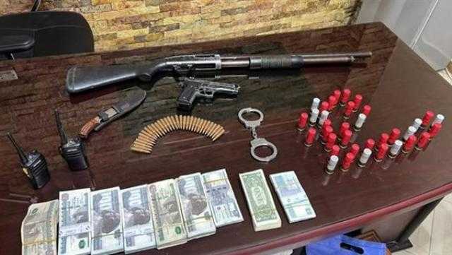 القبض على المتهمين بسرقة شركة بانتحال صفة شرطيين في الهرم