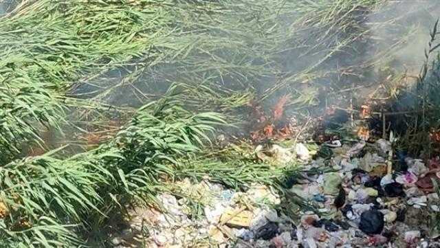 إخماد حريق شب بمقلب قمامة في طنطا