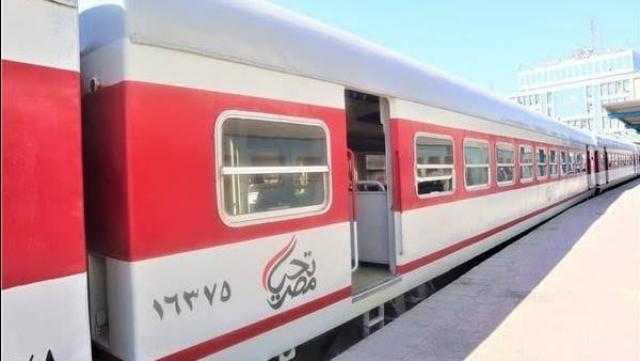 أمين شرطة يعيد حقيبة بداخلها 42 ألف جنيه لشخص تركها سهواً داخل قطار بأسيوط