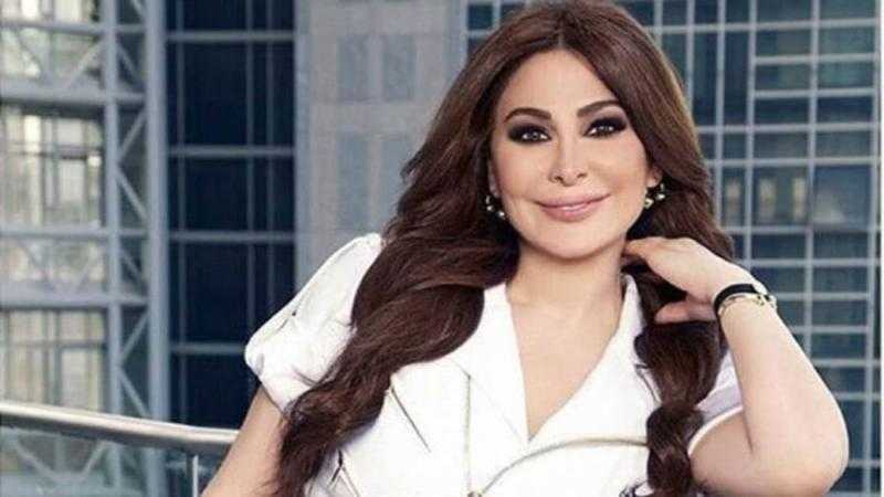 أول ظهور لـ إليسا بعد اجراء عملية جراحية فى يدها.. فيديو
