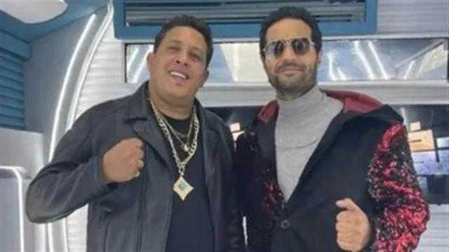 كريم فهمي يداعب حمو بيكا: ”كنت واعدني بجاكت هو فين”
