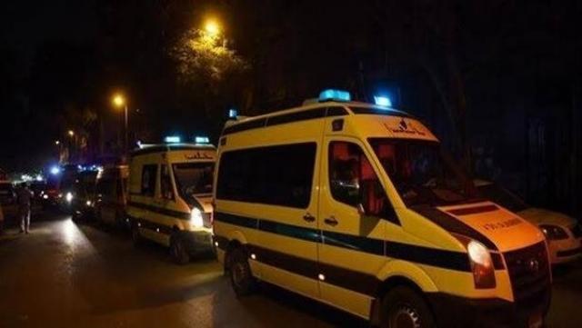 بالأسماء.. إصابة 11 شخصًا جراء انقلاب سيارة عمالة بالبحيرة