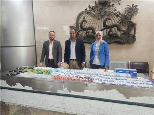 جمارك مطار سوهاج تضبط محاولة تهريب سجائر إلكترونية وأدوية ومستحضرات تجميل