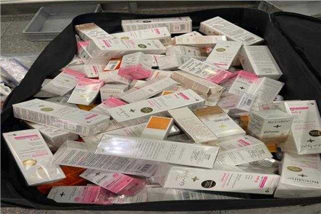 ضبط 230 علبة أدوية بشرية خاصة بالتأمين الصحي في صيدليات بقليوب